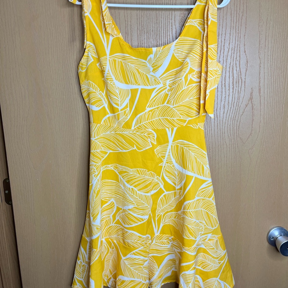 Yellow Leaf Print Sleeveless Dress